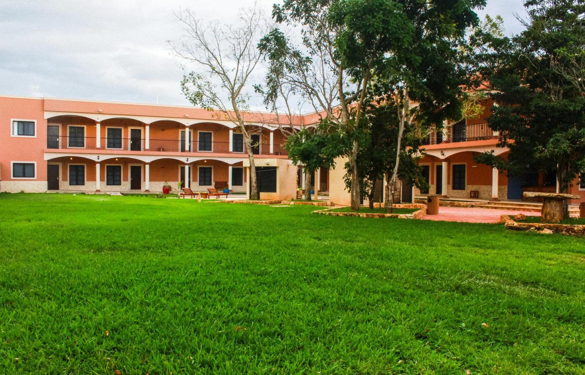 Hotel Los Frailes, Valladolid, Yucatan วัลลาโดลิด ภายนอก รูปภาพ